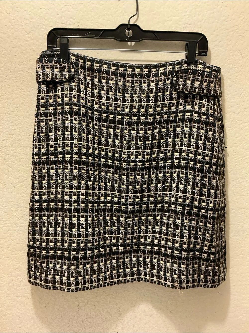 NWT Ann Taylor Black and White Tweed Mini Skirt with Waist Tabs size 12